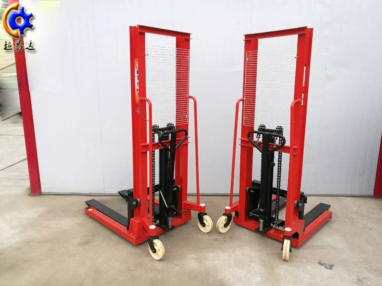 <b>手動(dòng)液壓堆高車</b>