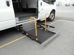 <b>車載式無(wú)障礙升降平臺(tái)</b>